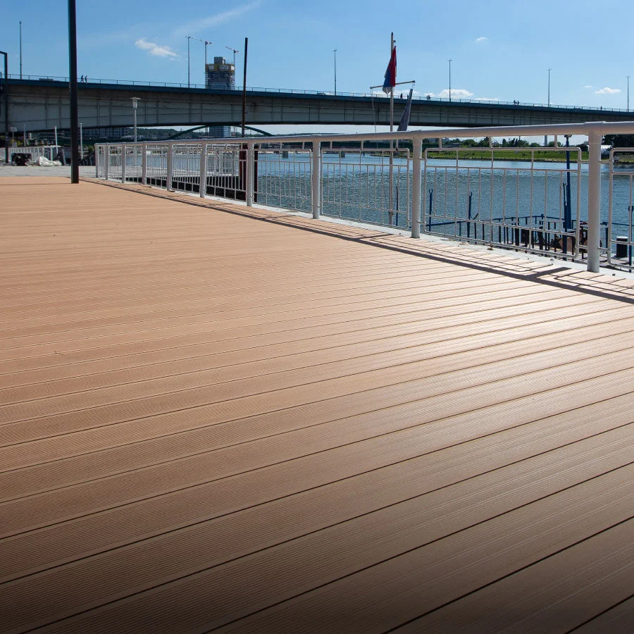 Decking od riže!