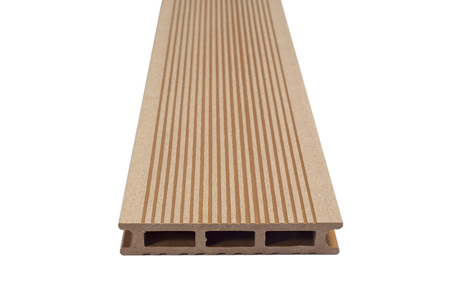 wpc-decking-savadeck-premium-wood-02_7930.webp
