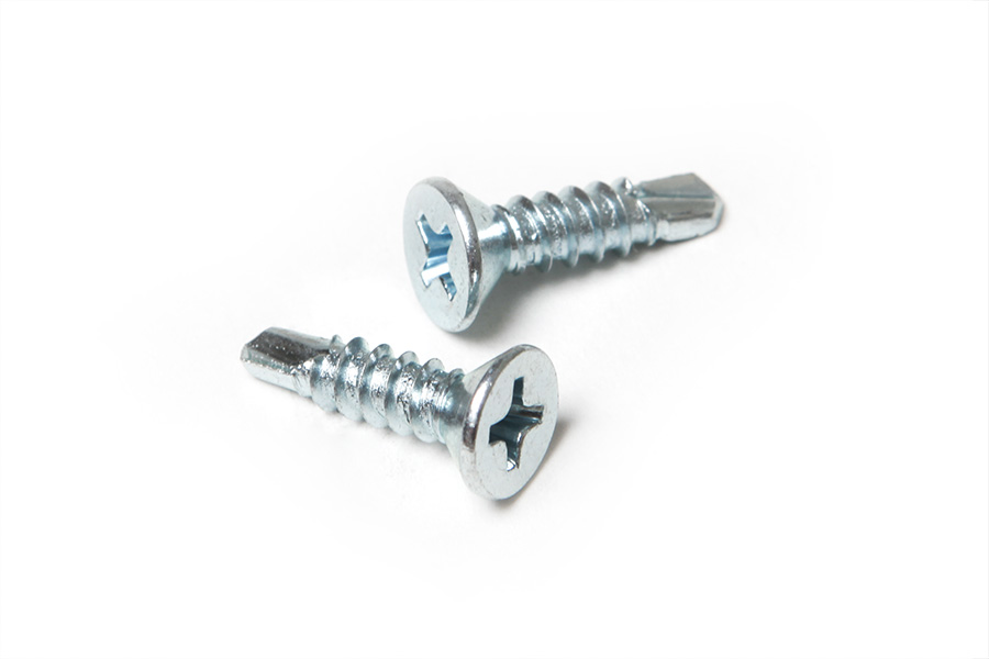 Savadeck samorezac 3.9×16 mm – krupni prikaz dva samorezca