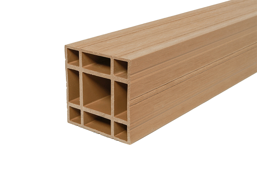 Savadeck WPC stub Teak – kosi prikaz profila stuba