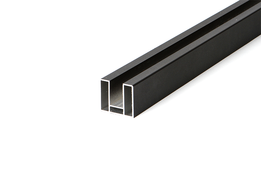 Savadeck alu U profil 46×40 mm – kosi prikaz šupljeg profila